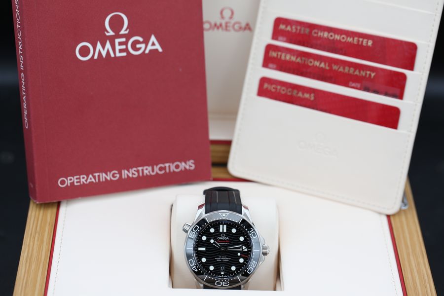 Omega Seamaster Diver 300m 210.32.42.20.01.001